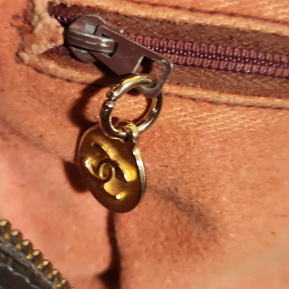 Vintage Chanel Tassel Lamb Skin Oval Camera Bag - Picture 3 of 16